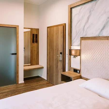 אורחן Traunfall